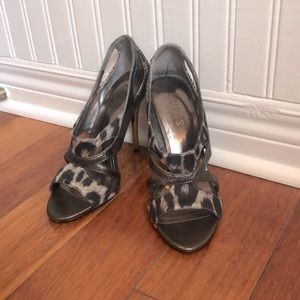 Guess Shoes - metallic animal print